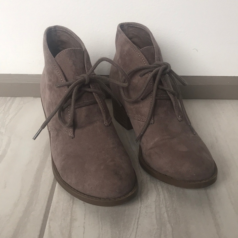 ✨Carlos by Carlos Santana✨ Suede Graham Ankle Boot